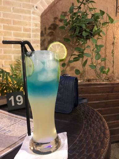 عکس مجموعه غذایی خلیفه