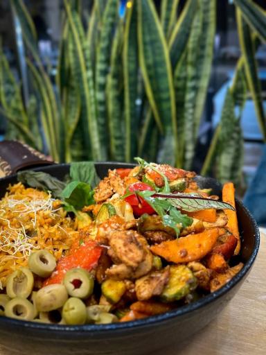 عکس مجموعه غذایی خلیفه