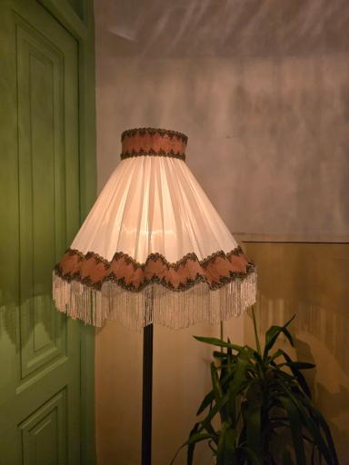 عکس کافه گودو