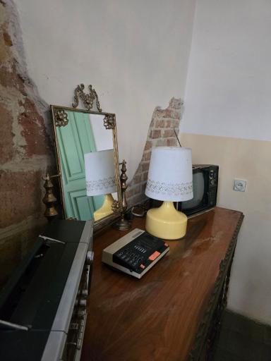 عکس کافه گودو