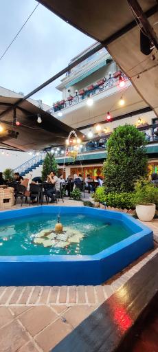 عکس کافه گودو