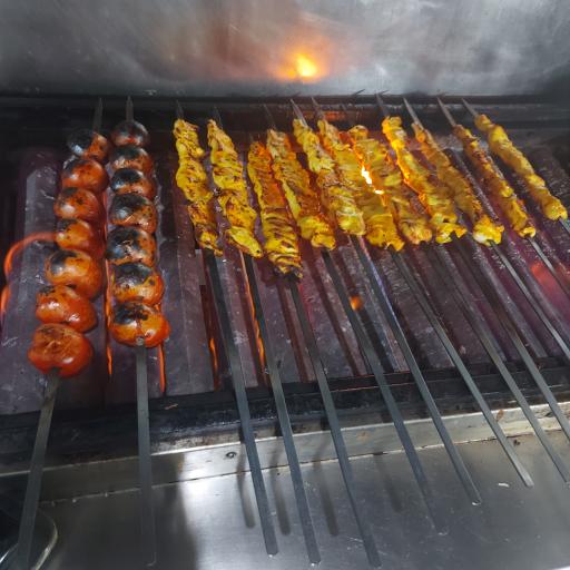 عکس کترینگ داداشی ها