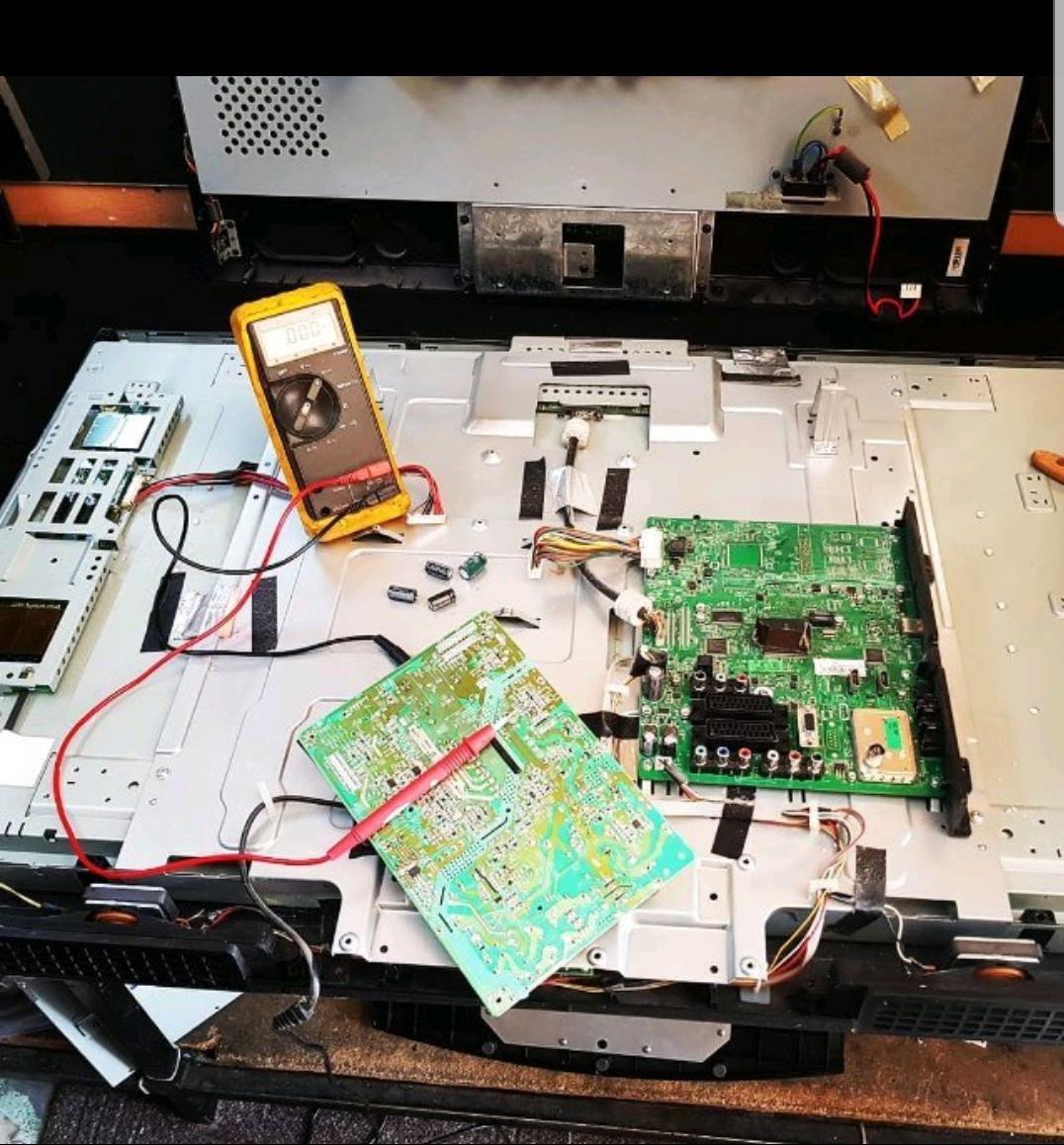 عکس تعمیرات تلویزیون