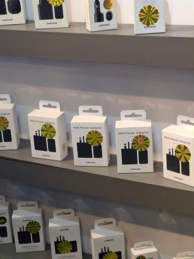 عکس نمایندگی رسمی موبایل سامسونگ (کد ۵۶۲)