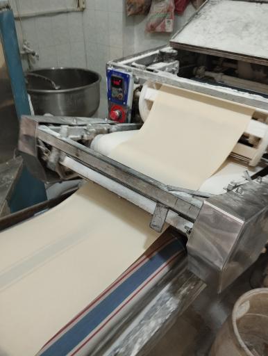 عکس نانوایی لطیف