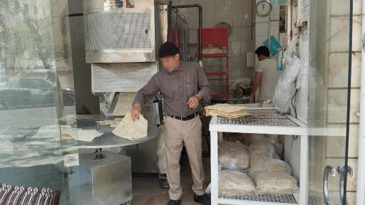 عکس نانوایی لطیف