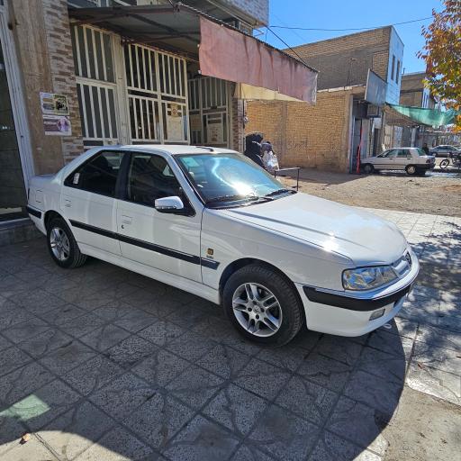 عکس نمایشگاه اتومبیل ماکادور