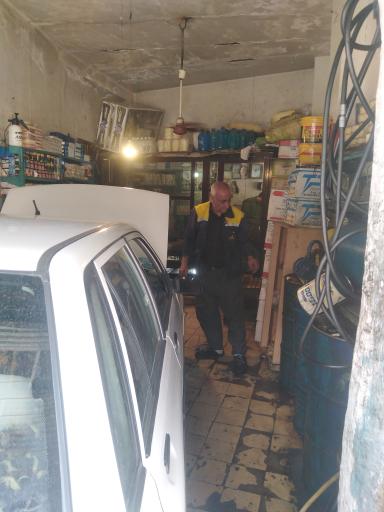 عکس تعویض روغن ماکسیما