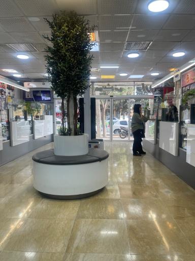 عکس داروخانه شبانه روزی آدینه