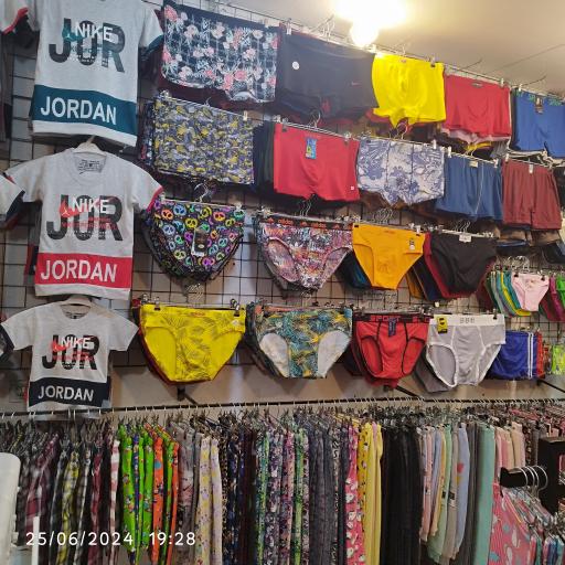 عکس جوراب و لباس زیر تیک