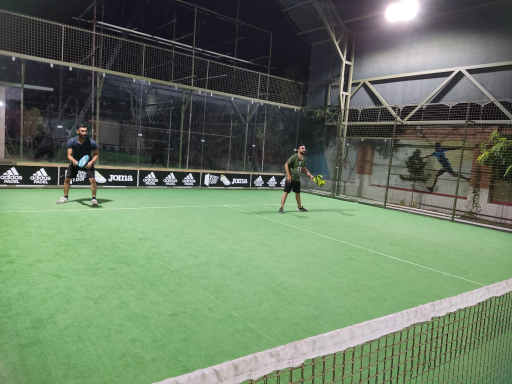 عکس باشگاه پدل کرمان