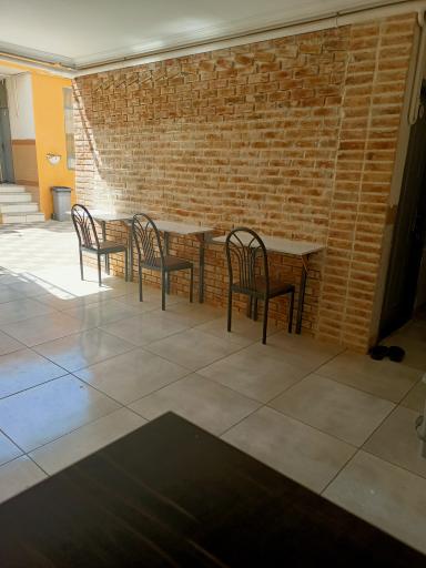 عکس مهمان پذیر مزینی