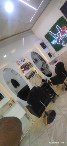 عکس پیرایش آرون 