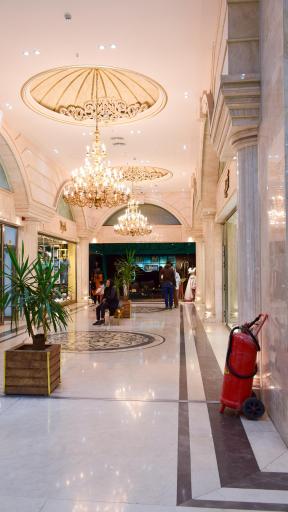 عکس مجتمع تجاری و تفریحی کوه نور