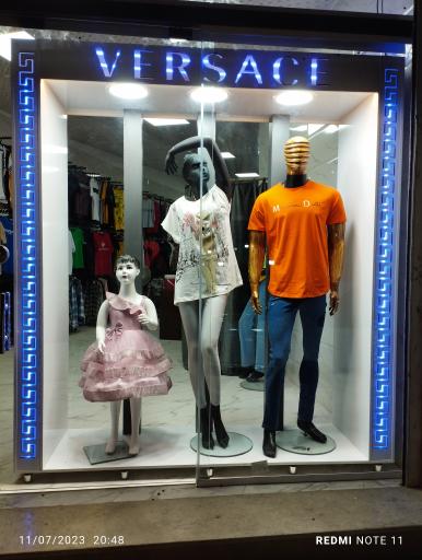 عکس خانه پوشاک ورساچه 