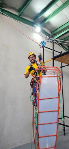 عکس مرکز آموزش تخصصی امداد و نجات و کار در ارتفاع کیاوش