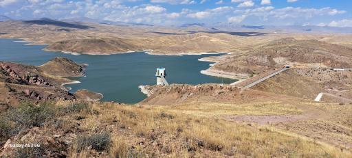 عکس کمپ گردشگری سد ستارخان اهر