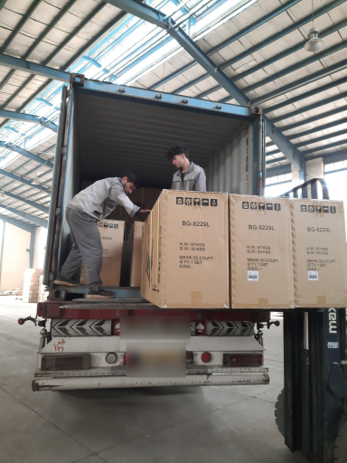 عکس انبار مرکزی طاها لند