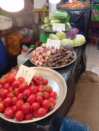 عکس میدان میوه و تره بار میرزا کوچک