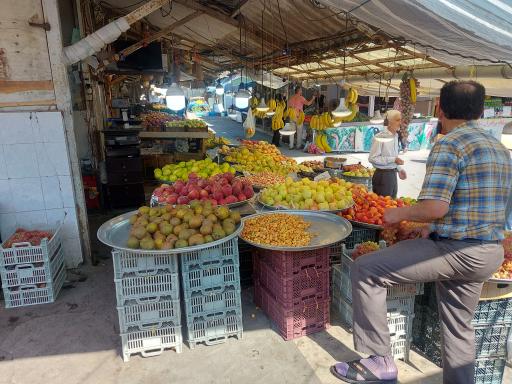 عکس میدان میوه و تره بار میرزا کوچک