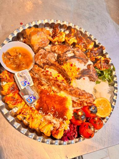 عکس قرمه سرای پل شاندیز