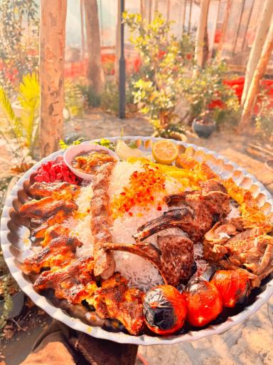 عکس قرمه سرای پل شاندیز