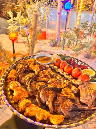 عکس قرمه سرای پل شاندیز