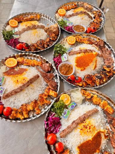 عکس قرمه سرای پل شاندیز