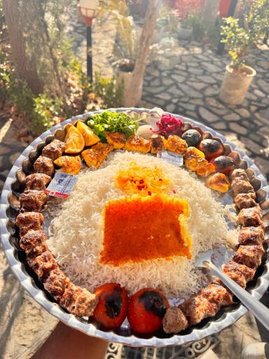 عکس قرمه سرای پل شاندیز