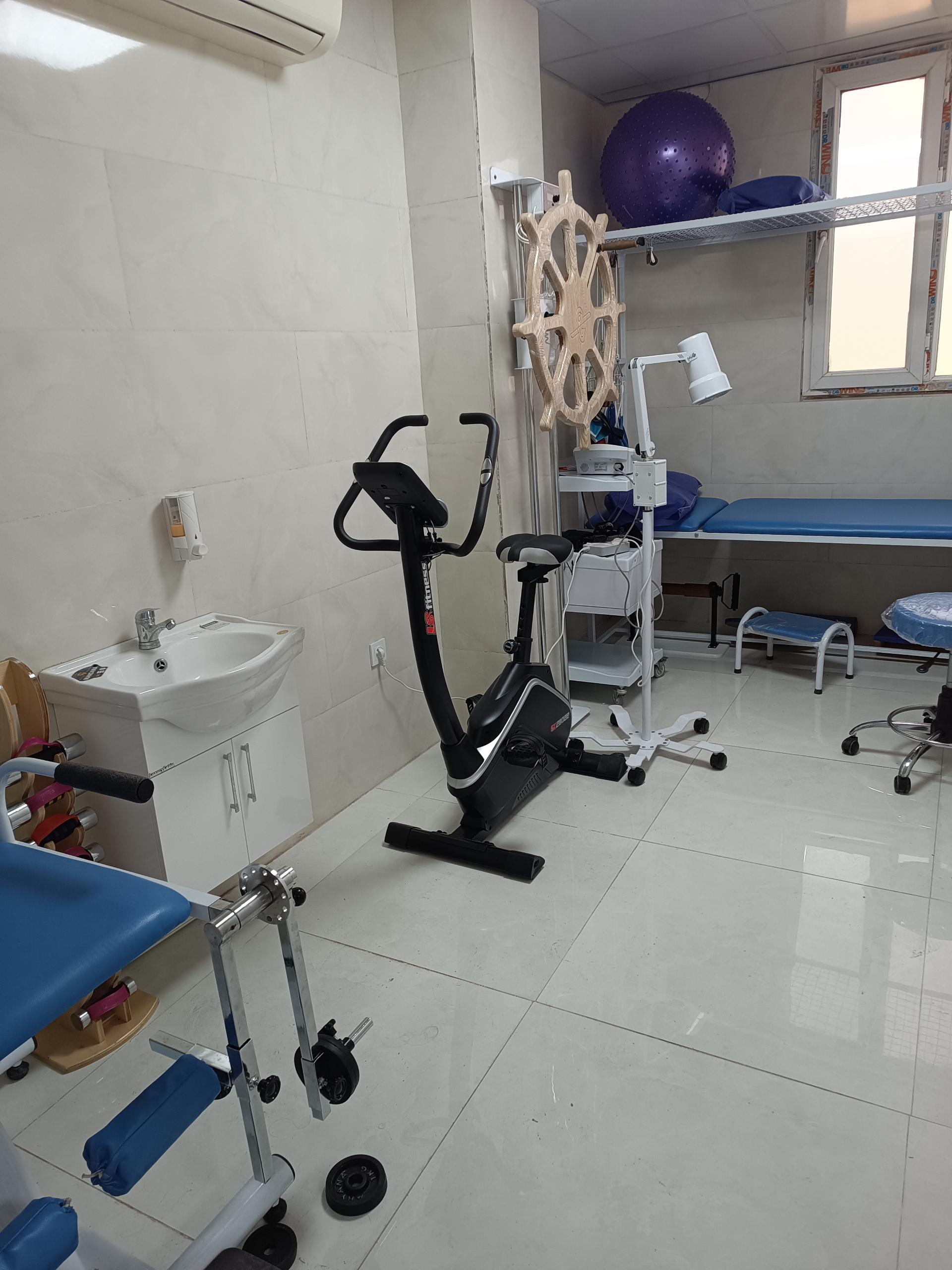 عکس فیزیوتراپی پدر