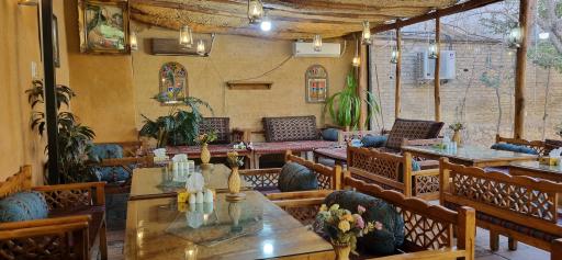 اقامتگاه بومگردی خانه باغ ایرانی شیراز