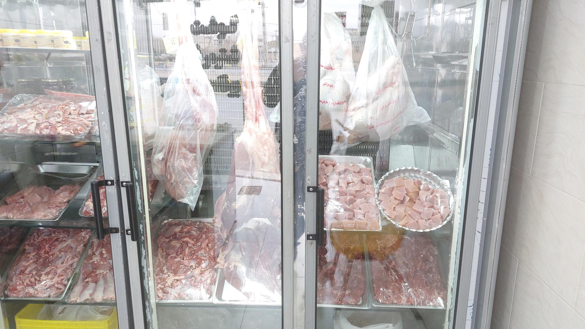 عکس فروشگاه گوشت شتر مرغ و بوقلمون نوبل