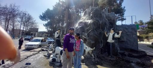 عکس میدان کوهنورد (کاج)