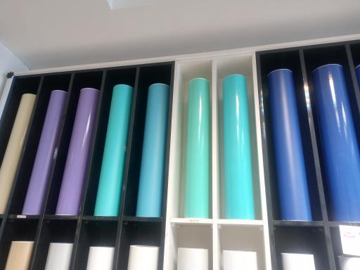 عکس فروشگاه پاریزشبرنگ