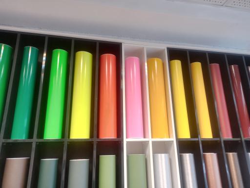 عکس فروشگاه پاریزشبرنگ