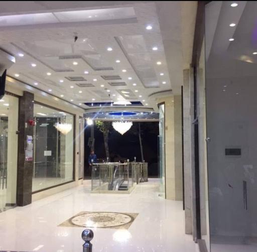 عکس مجتمع اداری تجاری آسمان عتیق