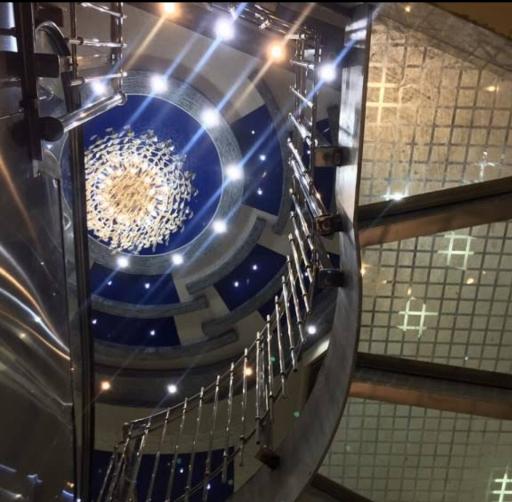 عکس مجتمع اداری تجاری آسمان عتیق