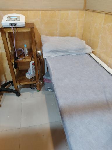 عکس کلینیک فیزیوتراپی و لیزردرمانی کریمی 