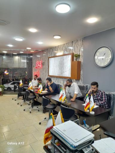 عکس مشاورین املاک امین