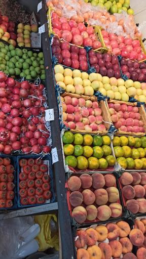 عکس میوه فروشی برادران احمدزاده