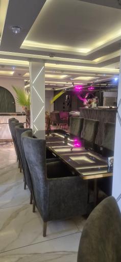 عکس کافه سرای آوین