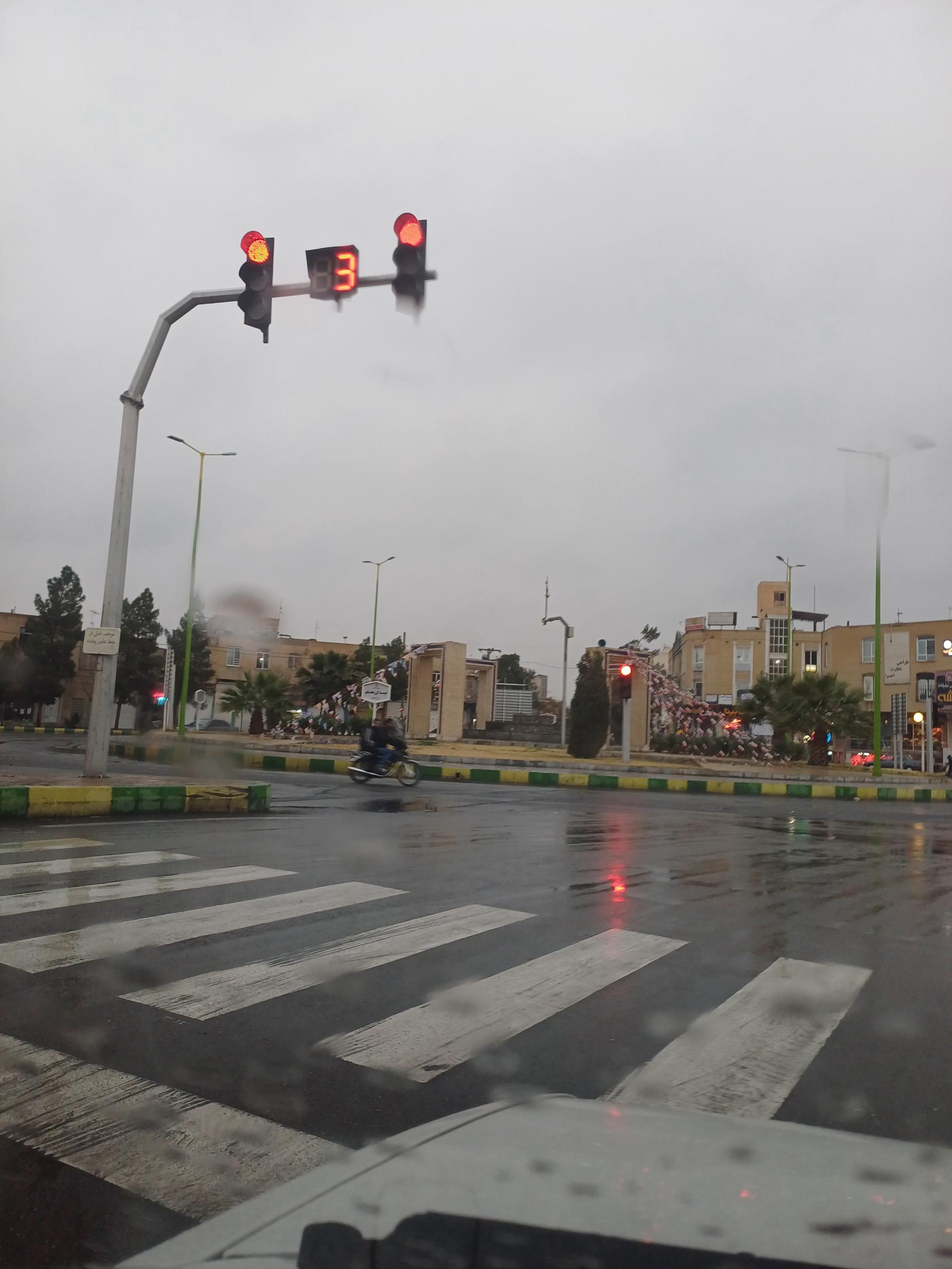 عکس میدان معلم