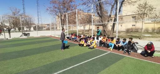 عکس زمین چمن فوتبال بوستان شهید مدنی 