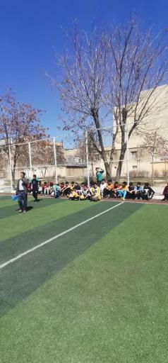 عکس زمین چمن فوتبال بوستان شهید مدنی 