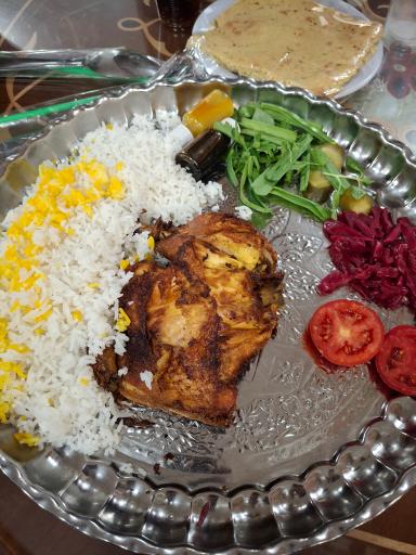 رستوران سنتی مکث