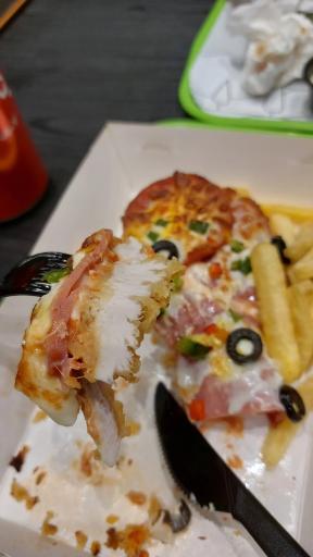 عکس چیکن فامیلی شعبه پونک