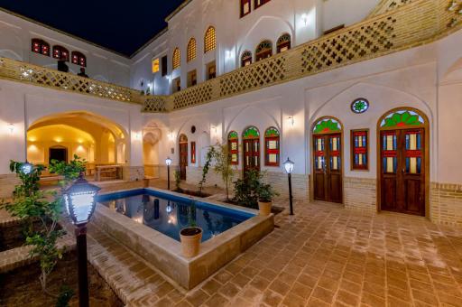 عکس هتل شاه نشین