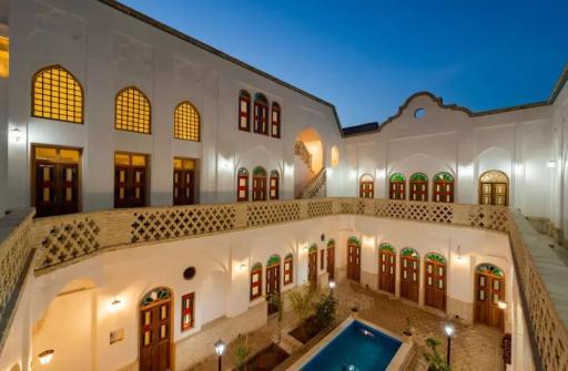 عکس هتل شاه نشین