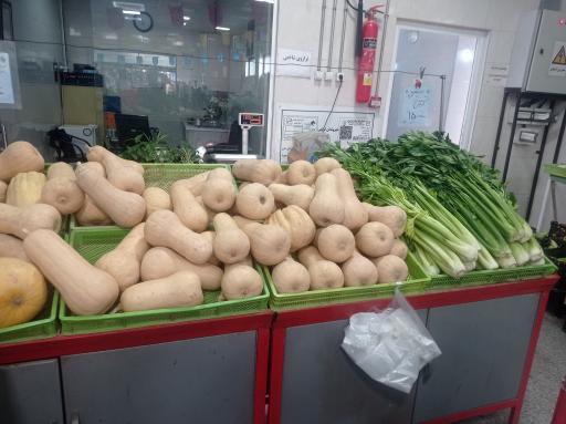 عکس بازار میوه و تره بار جشنواره