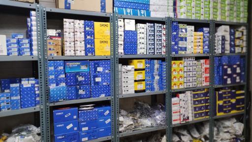 عکس فروشگاه پیروز